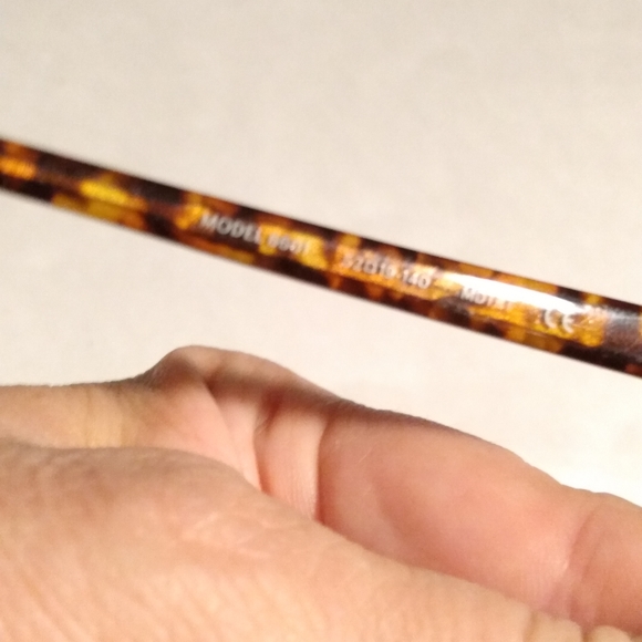 MODO Handmade Matte Tortoiseshell Women's Eyeglass Frame - Picture 4 of 11